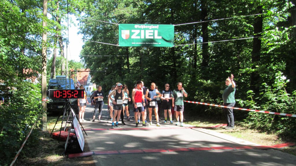 Eichberglauf 2022, Start 10-km-Lauf