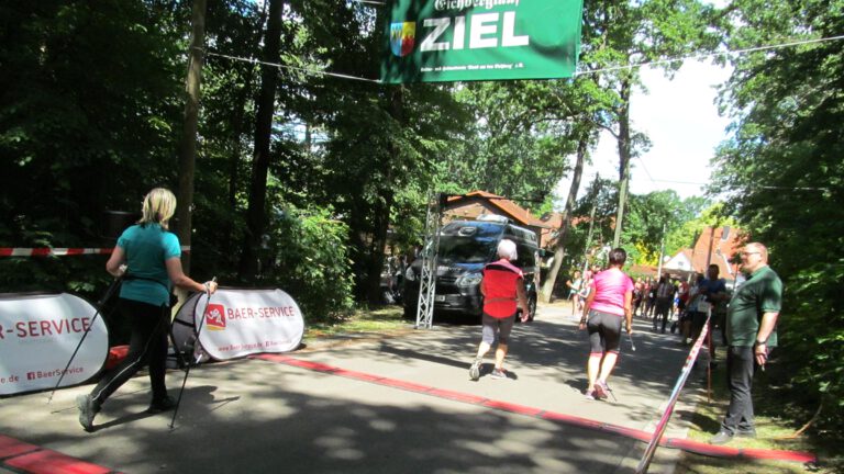Eichberglauf 2022, Zieleinlauf Nordic Walking